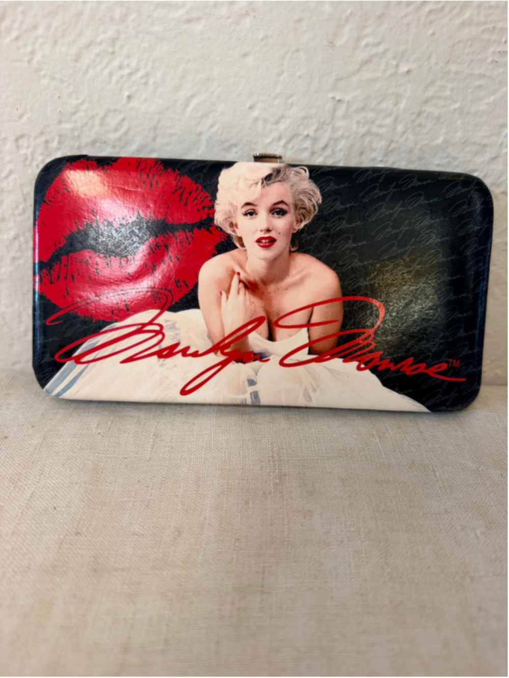Marilyn Monroe Kissing Lips Women’s Wallet Clutch Billfold
